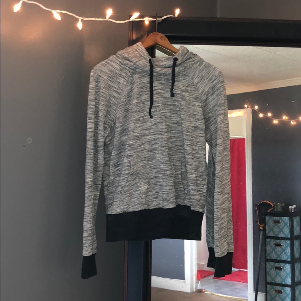 abercromie and fitch sweatshirt